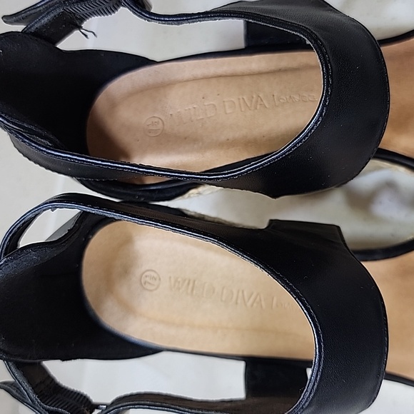 Wild Diva Platform Wedges Size 7 1/2 - Picture 3 of 10